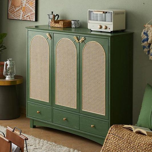 Heritage Wood Chest with Cane v02