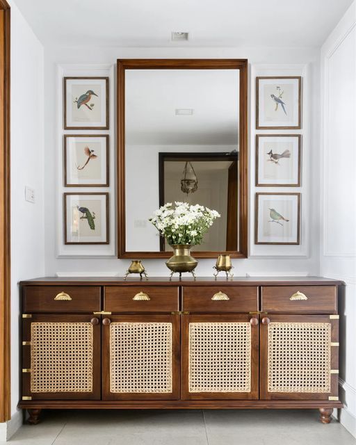 Heritage Wood Chest with Cane v01